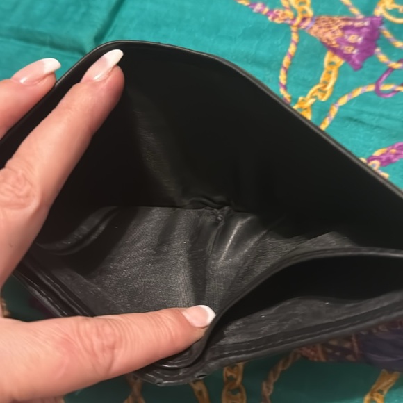 GUCCI leather bifold wallet with coin pouch - Picture 6 of 8